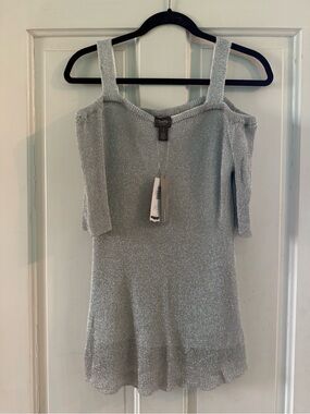 Travelers by Chico’s Silver Cold Shoulder Top